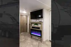 Marina's 5-star Hotel on Wheels