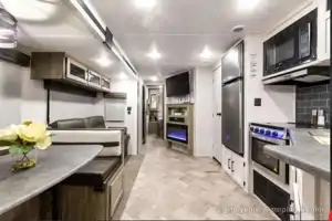 Marina's 5-star Hotel on Wheels