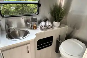 Magnolia 2 Airstream 22ft Bambi Sport **FULLY LOADED**