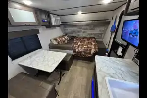 2021 Coleman 17B – Your Cozy Getaway on Wheels!