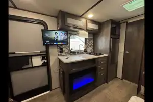 2021 Coleman 17B – Your Cozy Getaway on Wheels!