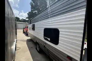 2021 Coleman 17B – Your Cozy Getaway on Wheels!