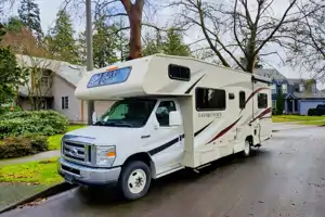 Comfy & Clean Coachmen Leprechaun