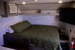 Cozy Beach Camper! *Dog friendly*