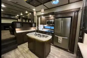 Luxurious 43’ Spacious 5th Wheel
