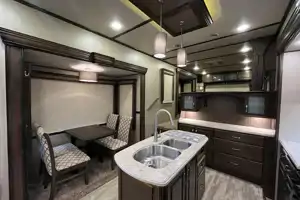 Luxurious 43’ Spacious 5th Wheel