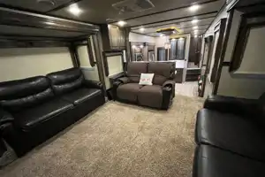 Luxurious 43’ Spacious 5th Wheel
