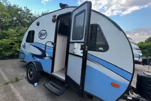 Nomadic Nature Rentals w Luxury Ammenities (R-pod)