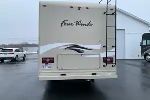 Campy the Thor Motor Coach Fourwinds 31Y Class C