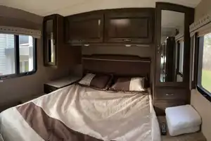 Campy the Thor Motor Coach Fourwinds 31Y Class C
