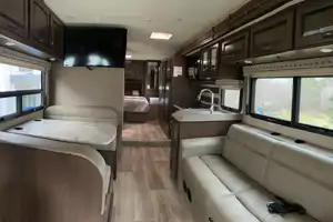 Campy the Thor Motor Coach Fourwinds 31Y Class C