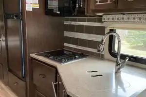 Campy the Thor Motor Coach Fourwinds 31Y Class C