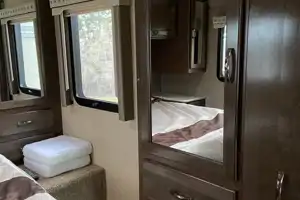 Campy the Thor Motor Coach Fourwinds 31Y Class C