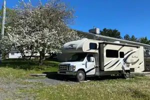 Campy the Thor Motor Coach Fourwinds 31Y Class C