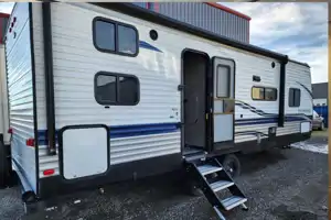 Lynn's Springdale 251BH Travel Trailer