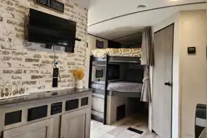 Lynn's Springdale 251BH Travel Trailer