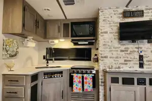 Lynn's Springdale 251BH Travel Trailer