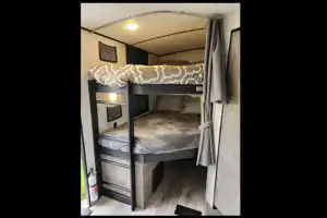 Lynn's Springdale 251BH Travel Trailer