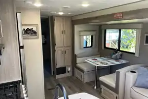 James's Coachmen Catalina Legacy Edition Travel Trailer