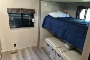 James's Coachmen Catalina Legacy Edition Travel Trailer