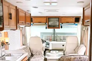 Adventure-Ready Coachmen Mirada – Sleeps 5, Fully Equipped!