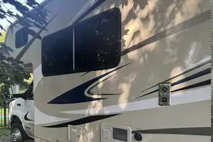 Open Rhode Class C Motorhome (2022 Minni Winnie)