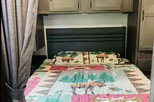2022 Coachmen Leprechaun Ford 450 Class C,  Sleep 8 people, cozy like home.
