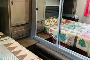2022 Coachmen Leprechaun Ford 450 Class C,  Sleep 8 people, cozy like home.