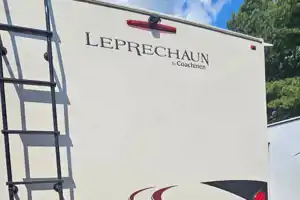 ron 's Coachmen leprachan Class C