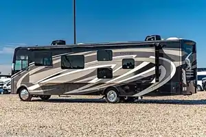 WiFi - ULTRA LUXURIOUS: 2 BATH, KING BED , BUNK BED, MASSAGE CHAIRS
