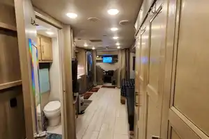 41ft. Class A Diesel Pusher bunkhouse w/ 02 full baths + washer & dryer