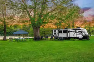 The Tumbleweed | Fully-Loaded Bunk House (Sleeps 8)