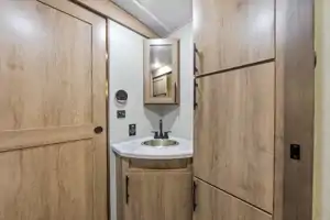 The Tumbleweed | Fully-Loaded Bunk House (Sleeps 8)