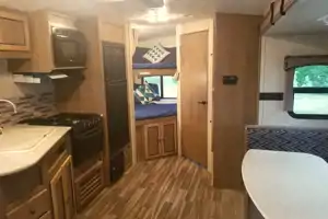 RV Bunk-Bed Vacation! (Minutes from Drumheller)