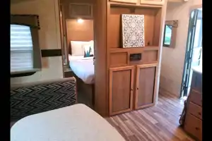 RV Bunk-Bed Vacation! (Minutes from Drumheller)