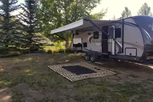 RV Bunk-Bed Vacation! (Minutes from Drumheller)