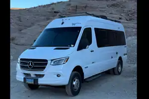 Joe's Winnebago Boldt Class B