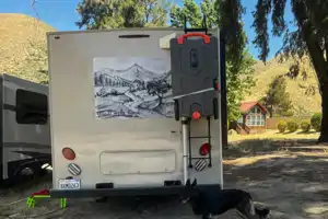 29.5 ft Class C Motorhome ideal for national parks.
