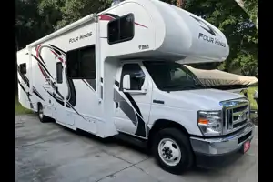 Jeffrey's Thor Motor Coach 31 EV Fourwinds 2021 Class C