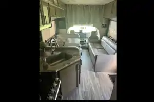 Jeffrey's Thor Motor Coach 31 EV Fourwinds 2021 Class C