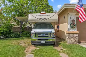 Coachmen LEPRECHAUN Class C