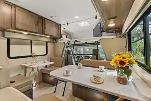 Coachmen LEPRECHAUN Class C