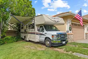 Coachmen LEPRECHAUN Class C