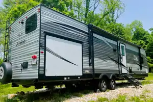 Jayco Travel Trailer 2/t bunk room and outdoor kitchen!