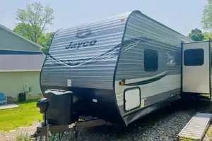 Jayco Travel Trailer 2/t bunk room and outdoor kitchen!