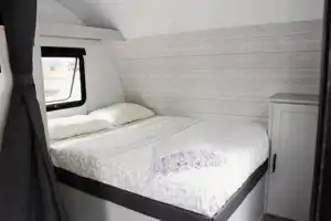 Toyhauler in Toronto!! Do you like dirtbikes? you want to go to the track for the weekend, take my trailer and enjoy!! 
