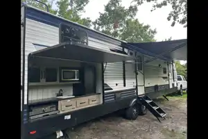 Tyler's Palomino Puma 31QBBH Travel Trailer