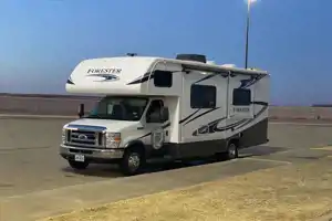 Full Moon / Luna llena Family C-Class equip for any season