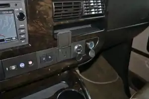 9 Passenger Luxury Sleeps 2