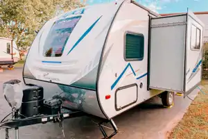 Carol: Adorable Easy Tow Glamper (Stationary Rental Avaiable)